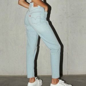 Levi’s High Waisted Taper Jeans